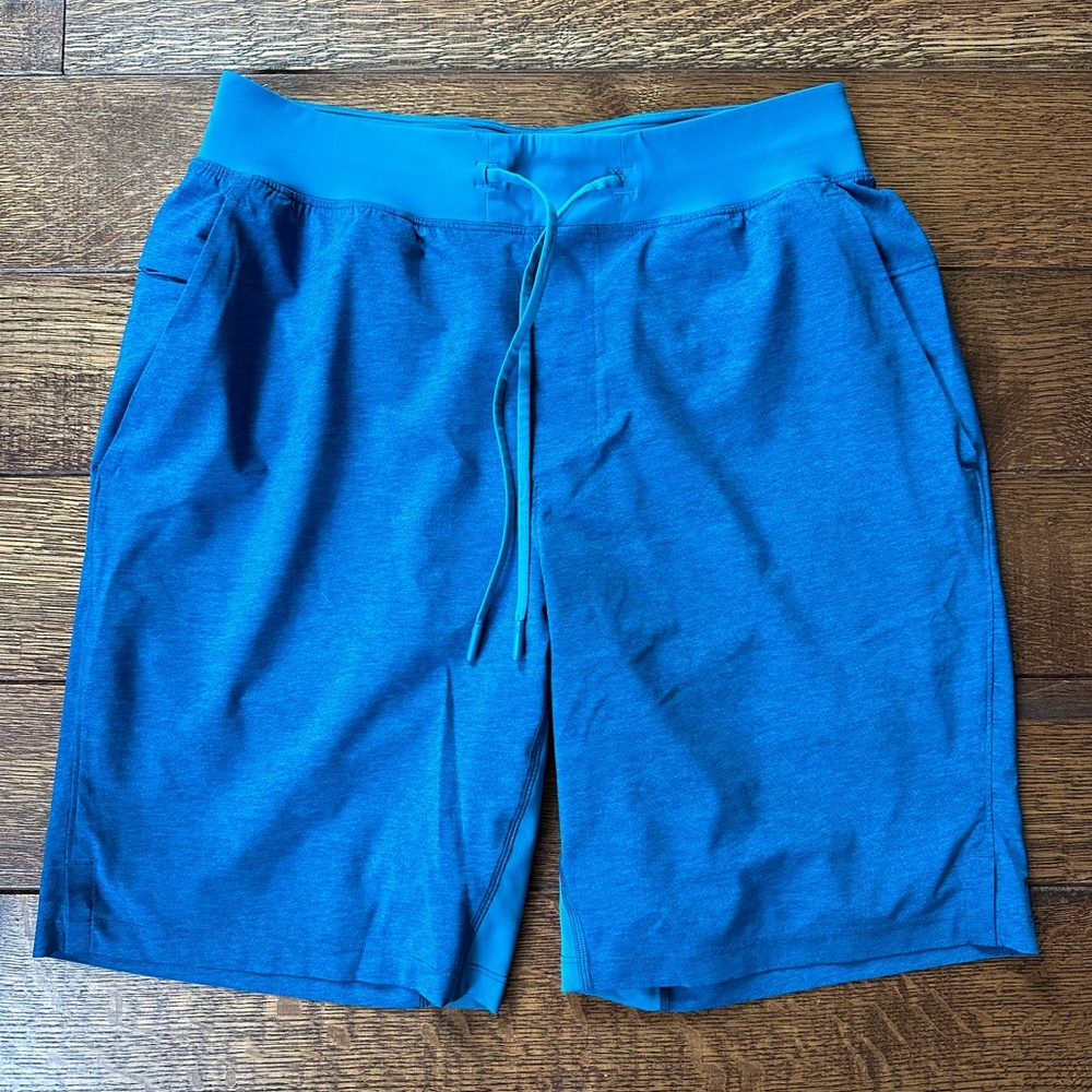 Lululemon, T.H.E. Linerless shorts 9”, bright blue, size Medium